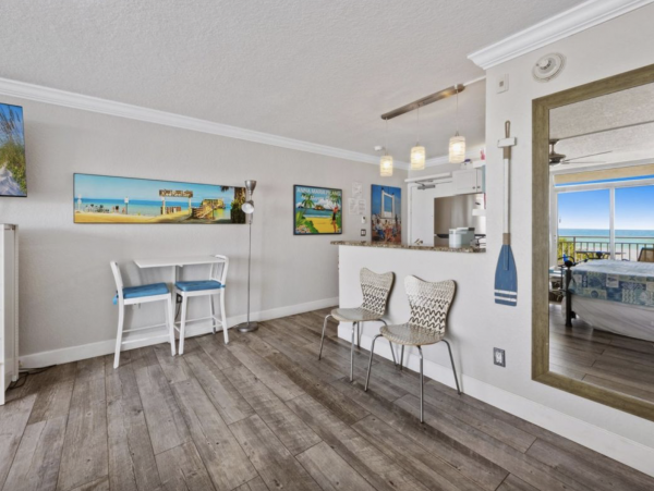 Beachfront Studio Beautiful Gulf Views